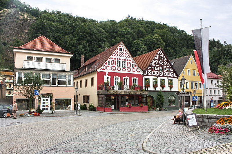 File:Marktplatz Berneck.jpg