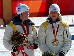 Lina Andersson (l.) und Anna Olsson bei Olympia 2006