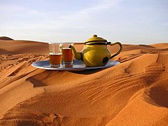 الشاي الجزائري في كثبان الصحراء