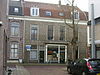 Woonhuis met winkel