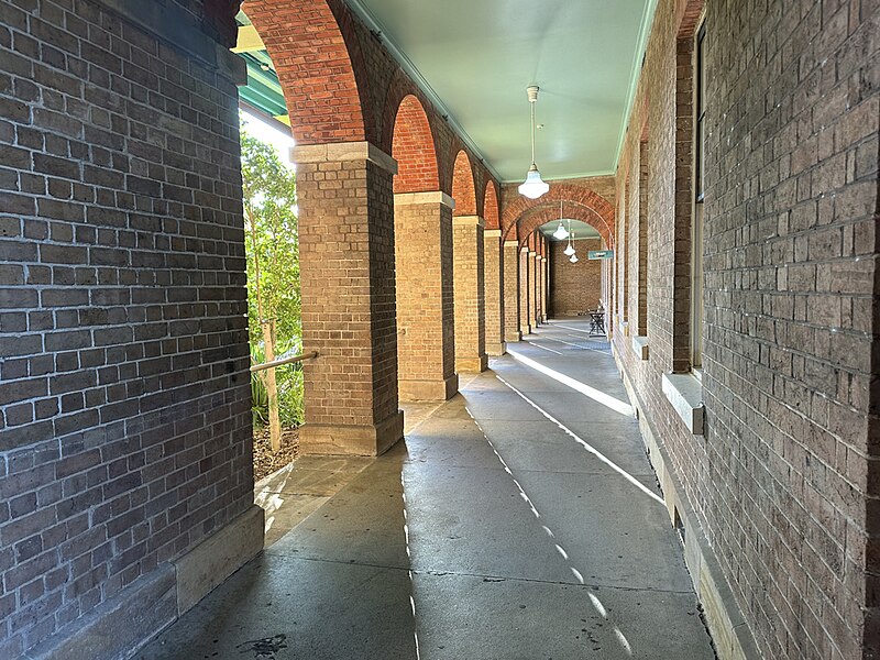 File:Old Liverpool Hospital 33.jpg