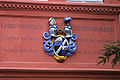 Inschrift am Gonsenheimer Rathaus mit dem Wappen von Georg Friedrich von Greiffenklau Vollrads