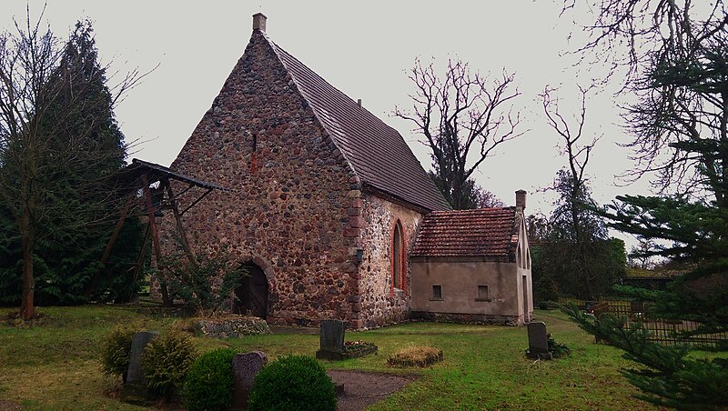 File:Dorfkirche Kummerow (Schwedt) 2015 SW.jpg