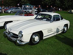 Mercedes-Benz 300 SL Roadster 2.jpg