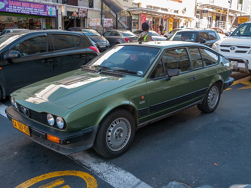 File:Alfa Romeo GTV6, Cape Town (P1060009).jpg