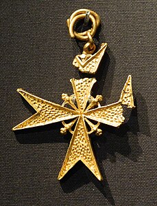 Croix de l'Ordre de Saint-Jean de Jérusalem, récupérée sur l'épave