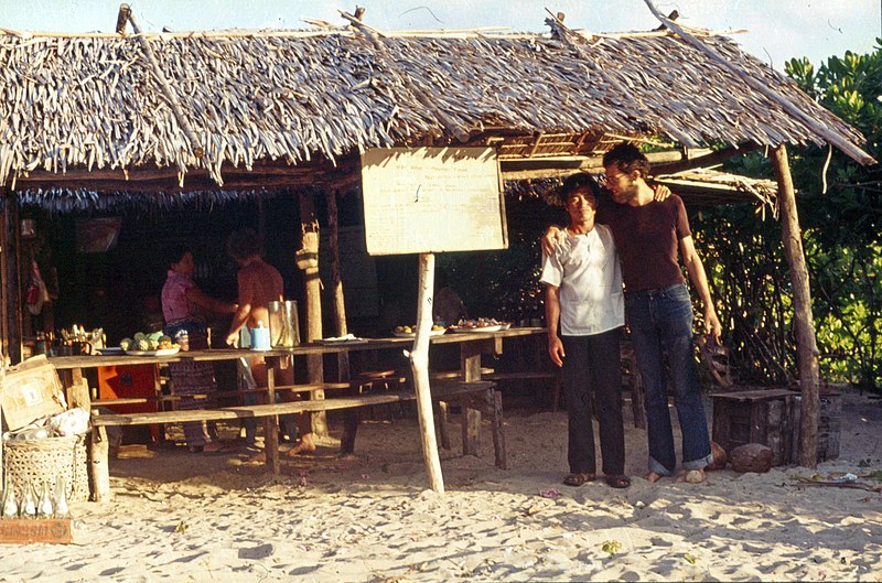 File:Phuket-Nai Harn-08-John's Restaurant-1976-gje.jpg