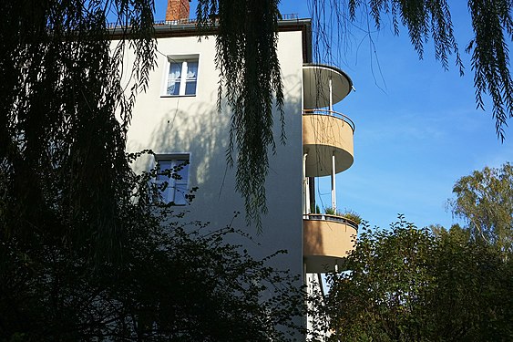 die Rundung der Balkone ist in Berlin zu finden.