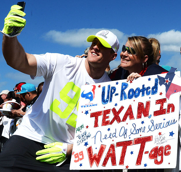 File:140123-F-NF934-652 J.J. Watt takes selfie with fans, 2014 Pro Bowl (cropped).jpg