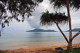 Nguna vu de la plage de Paonangisi, Efate.