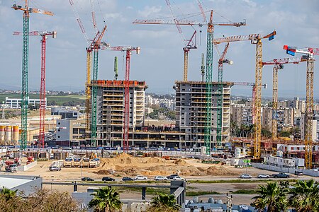 בניית שכונת מגורים לאורך שדרות הרצל, במבט מגבעת יונה, מרץ 2024