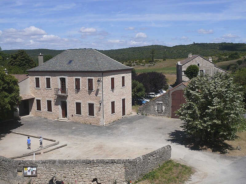 File:Mairie de La Couvertoirade.jpeg