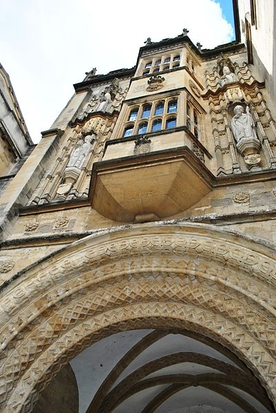 File:Bristol Cathedral Gatehouse 02.JPG