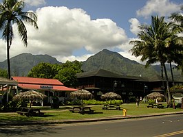 Hanalei met Mt. Mamalahoa and Mt. Hihimanu.