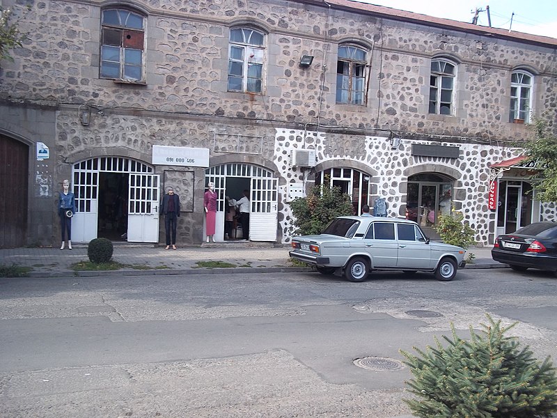 File:Բնակելի շենք, Գորիս 11.jpg