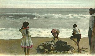 Beach scene in 1906