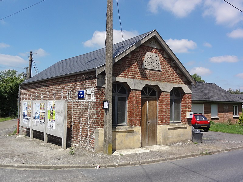 File:Bersillies (Nord, Fr) Salle des fêtes.JPG