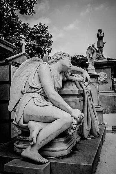 File:Detalle cementerio guayaquil.jpg