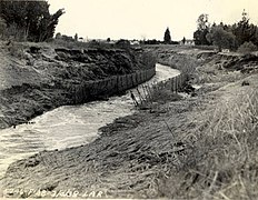 Los Angeles River - flood of 1938 near Laurel Canyon Road (SPCOL26).jpg