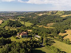 Vue aérienne du Château du Vernet.jpg