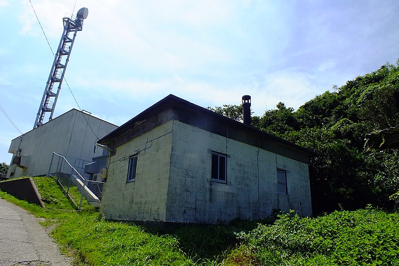 File:2016-08-05 Kami-shima Island,Kamishima Cremator 神島火葬場・NTT神島電話交換所 DSCF6573.jpg