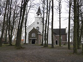 Westaanzicht op kerk Berghuizen