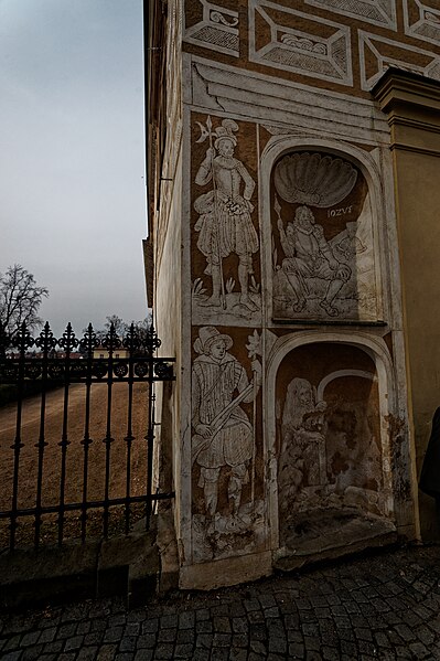 File:Litomyšl - Jiráskova - View NNW on Sgraffiti of the Renaissace Chateau Litomyšl 1568 by Giovanni Battista Aostalli de Sala & Ulrico Aostalli de Sala - Biblical figure of Joshua.jpg