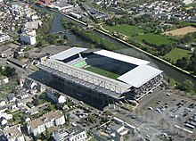 Photographie montrant en vue aérienne le stade et ses alentours.