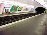 Platforms at Saint-Sulpice with a view towards Porte de Clignancourt