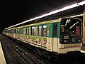 MF 67 als Weihnachtszug in der Station Gallieni, 2006