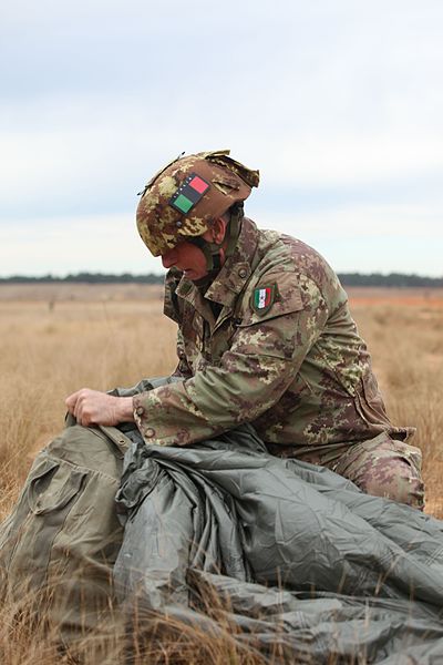 File:Operation Toy Drop 2015 151207-A-QW291-200.jpg