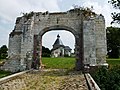 Reste des Schlosses Le Quesnoy mit Kapelle