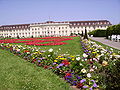 Blumenbeete vor dem Schloss