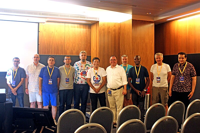 File:Commons Photographers in Wikimania Singapore 2023 01.jpg