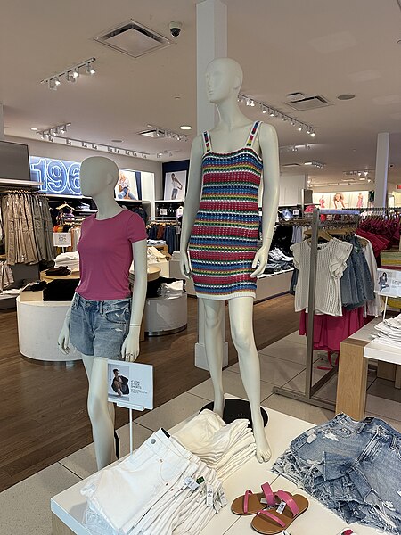 File:GAP Dadeland Mall.jpg