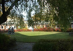 Bâtiment B, jardin intérieur, en 2010.