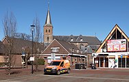 Wehl, la torre de la iglesia (la Sint Martinuskerk) desde la Wilhelminaplein