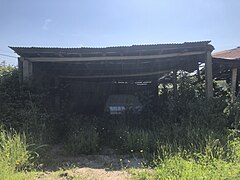 Abandoned garage, Urgezes.jpg