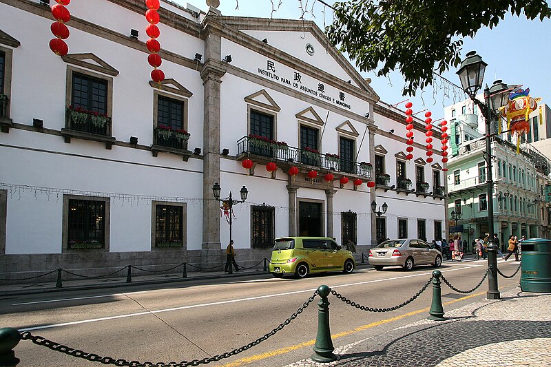 File:Chinese New Year decoration on Leal Senado 20070202.jpg