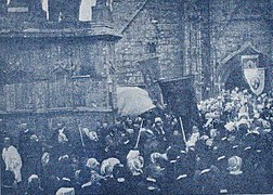 Confort : le pardon des enfants, la procession (vers 1900).