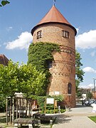 Schleierbögen am Ober­geschoss des Amts­turms in Lübz, Mecklenburg