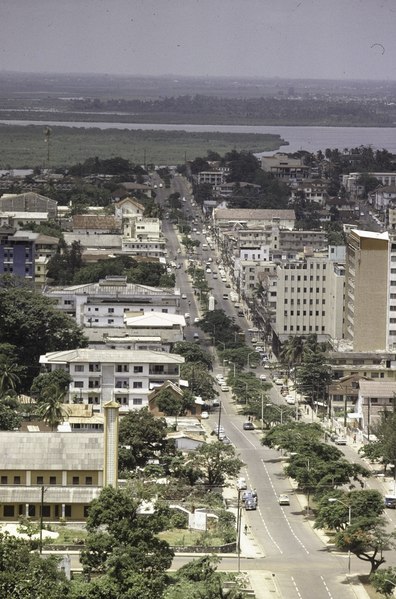 File:ASC Leiden - F. van der Kraaij Collection - 05 - 018 - A close up from the upper floor of the Ducor Hotel - Monrovia, Mamba Point, Montserrado, Liberia, 1975.tif