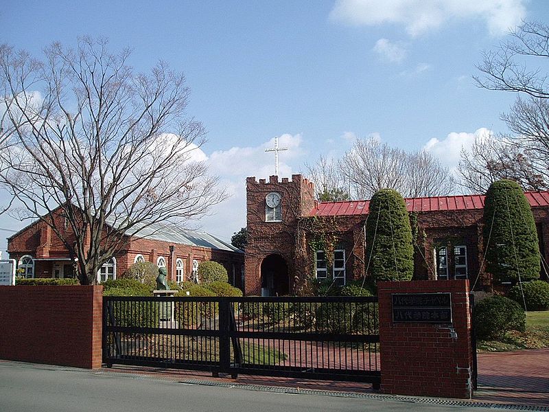 File:Kobe-St.Michael's-HighSchool-Chapel-2013123101.jpg