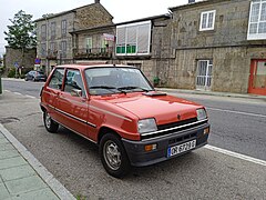 Renault 5 na estrada N-525, A Gudiña.jpg