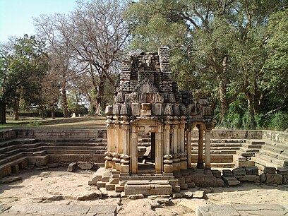 Shembull i një ujëmbledhësi në tempullin e Shivës (Tempujt e Barolit)
