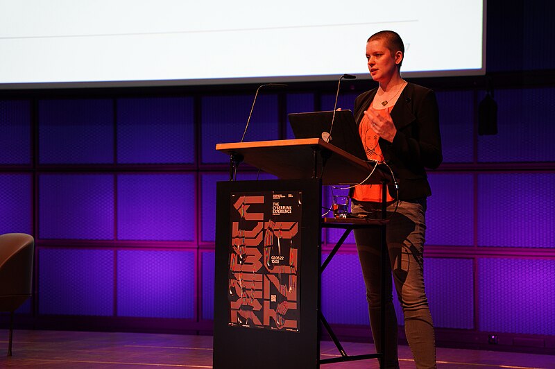 File:Janina Loh Cyberpunk Symposium ZKM Karlsruhe 64.jpg