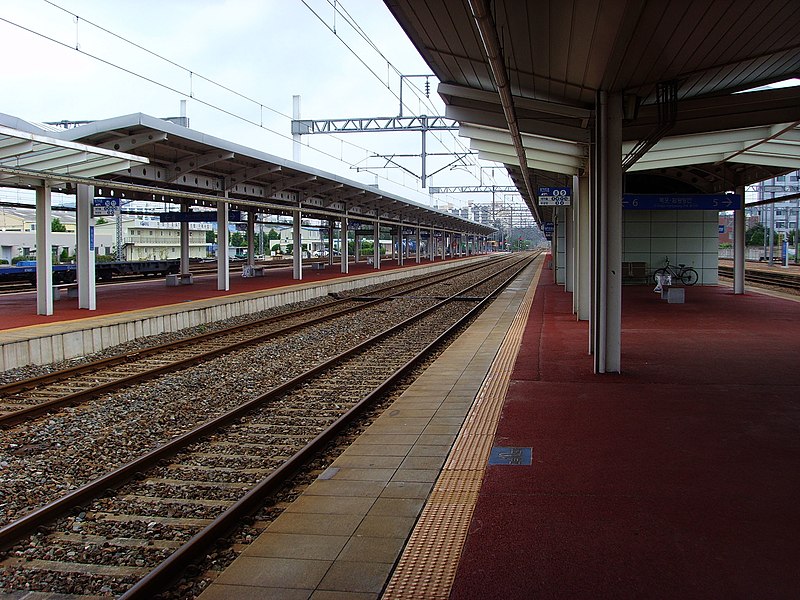 File:Korail Songjeong-ri Station 1.jpg