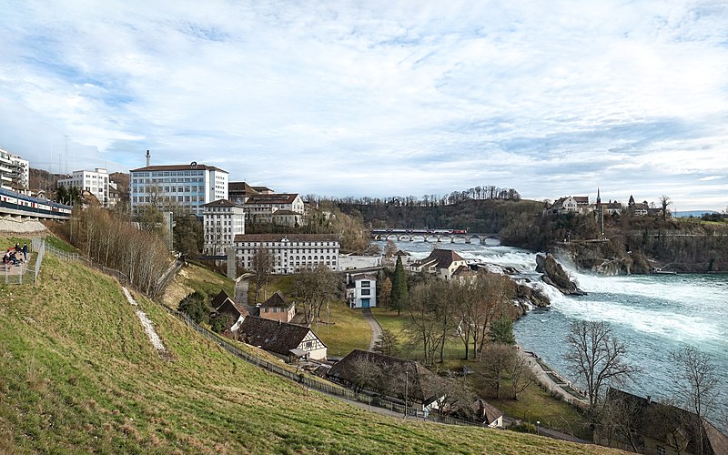 File:SIG Industrieareal. Neuhausen am Rheinfall.jpg