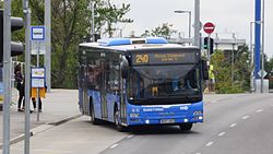 240-es busz a Sasadi útnál