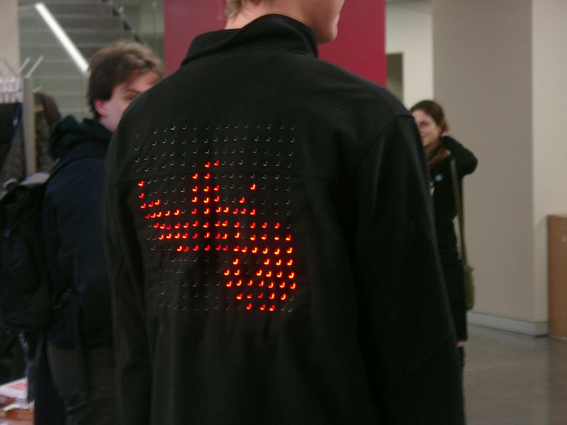 File:23c3 by taw diode shirt 4.jpg